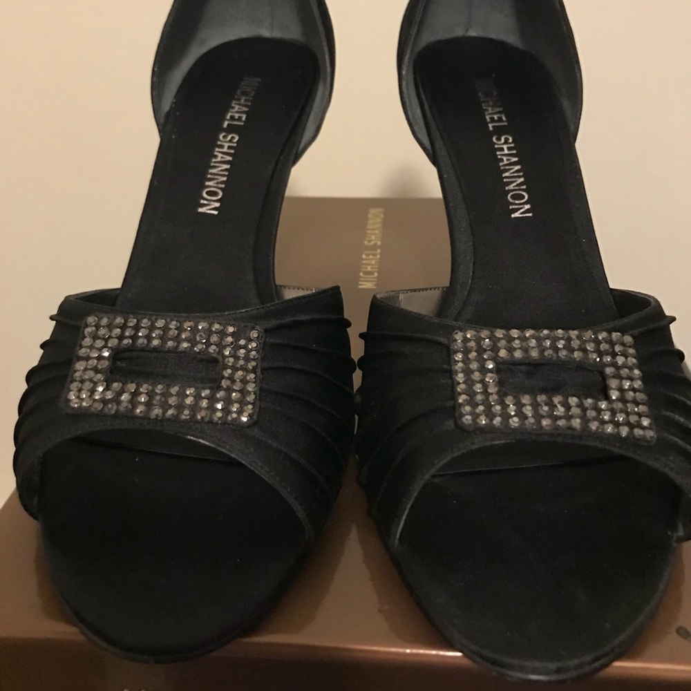 SOLD!! Michael Shannon Classy Open Toe Heel!